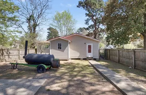 Exterior - 1623 Dixie St, Benton, AR 72015 photo 2 of 3