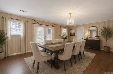Dining - 1623 Dixie St, Benton, AR 72015 photo 1 of 1