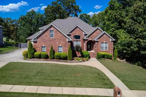 136 Manitou Dr, Maumelle, AR 72113