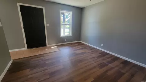 Living - 417 Wayne, Trumann, AR 72472 photo 1 of 1