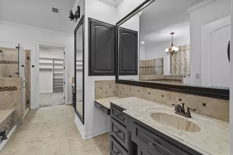 Bath - 603 Sedgefield Dr, Bryant, AR 72022 photo 1 of 8