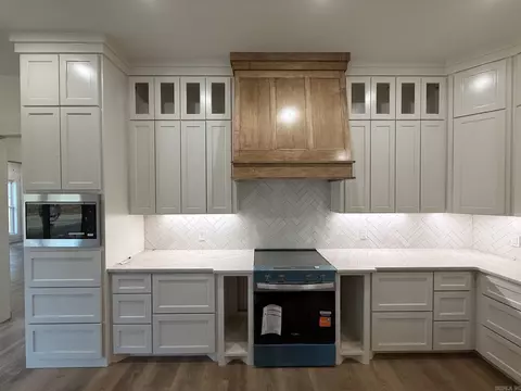Kitchen - 1 Grey Wolf Cv, Greenbrier, AR 72058 photo 4 of 4