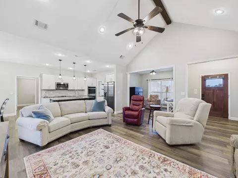 Living - 175 Jl Loop, Southside, AR 72501 photo 1 of 5