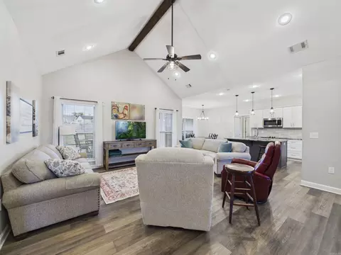 Living - 175 Jl Loop, Southside, AR 72501 photo 2 of 5