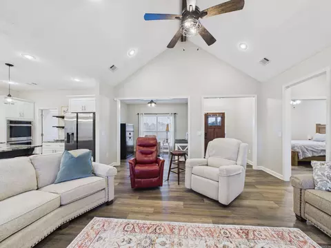 Living - 175 Jl Loop, Southside, AR 72501 photo 3 of 5