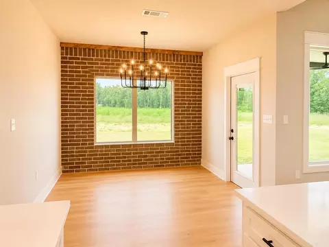Dining - 6856 Detonti, Bauxite, AR 72011 photo 1 of 1