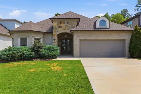 19 Waterside Dr, Little Rock, AR 72223