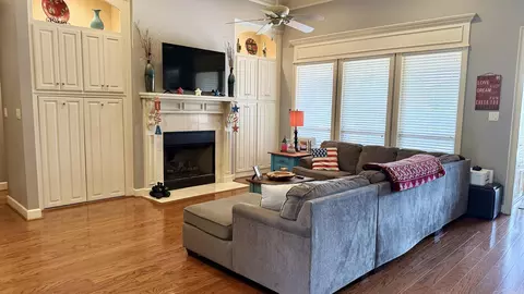 Living - 3622 Independence Dr, Bryant, AR 72022 photo 2 of 3