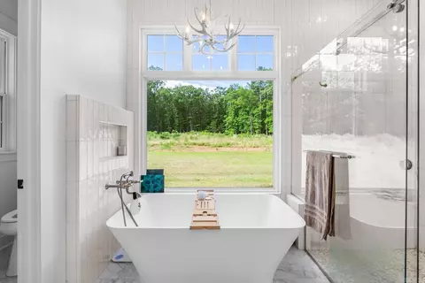 Bath - 2995 Cresthaven St, Conway, AR 72034 photo 4 of 6