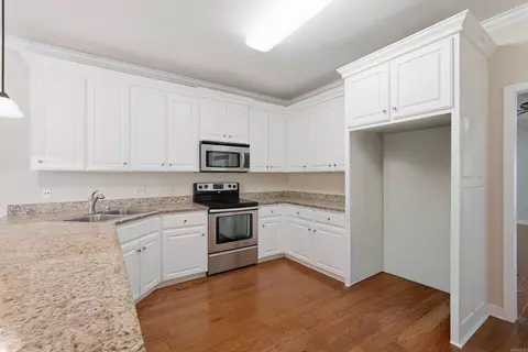 Kitchen - 1160 Calloway Dr, Conway, AR 72034 photo 2 of 7
