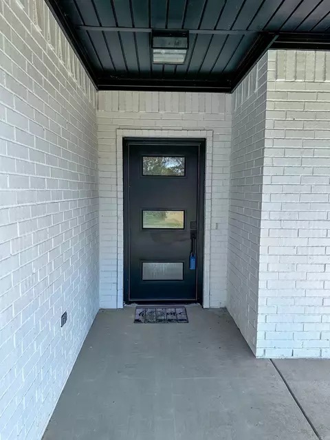 Entry Way - 9762 E Sardis Rd, Mabelvale, AR 72103 photo 1 of 5