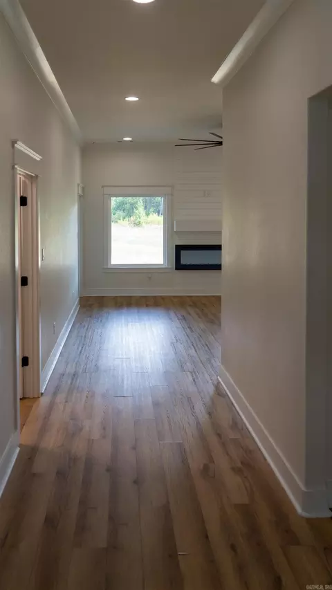 Entry Way - 9762 E Sardis Rd, Mabelvale, AR 72103 photo 2 of 5