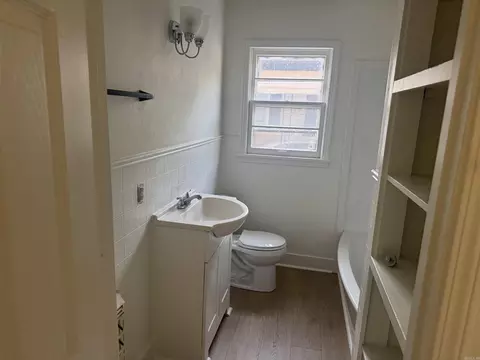 Bath - 2913 S Orlando, Pine Bluff, AR 71603 photo 1 of 2