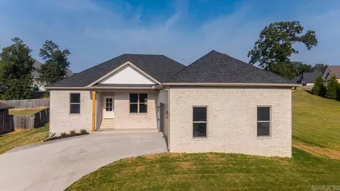 63 Oakbrooke Dr, Sherwood, AR 72120