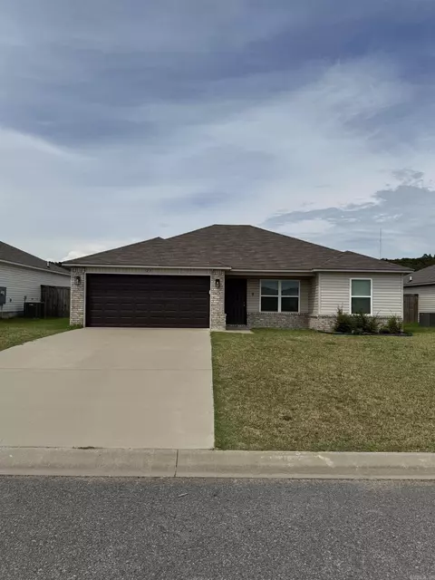 Exterior - 27 Sun Drenched Trl, Conway, AR 72032 photo 2 of 4