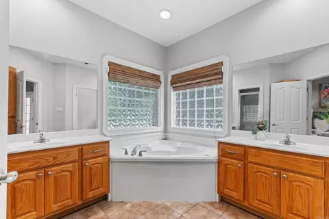 Bath - 13 Mckenzie Trl, Conway, AR 72032 photo 1 of 1