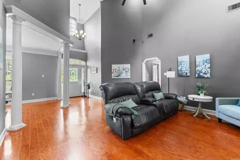 Entry Way - 13 Mckenzie Trl, Conway, AR 72032 photo 1 of 2