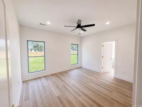 Bedroom - 20 Crescent Cv, Ward, AR 72176 photo 1 of 2