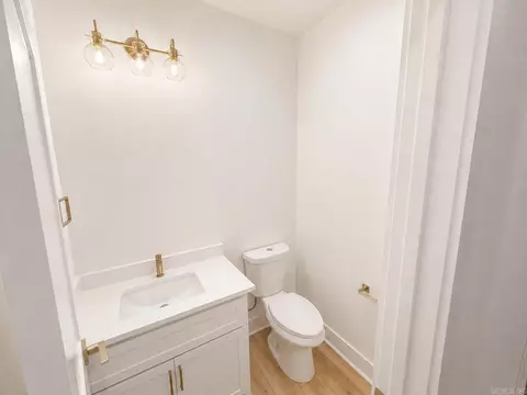 Bath - 20 Crescent Cv, Ward, AR 72176 photo 3 of 5
