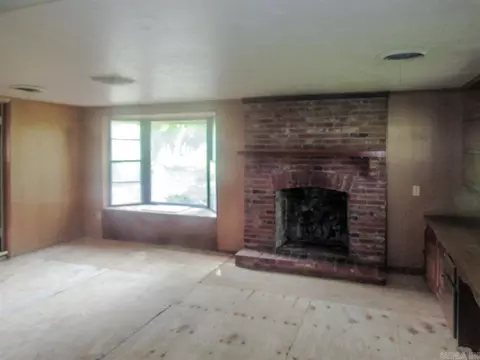 Living - 528 Phillips Rd 251, Lexa, AR 72355 photo 5 of 5