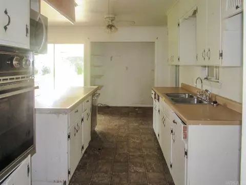 Kitchen - 528 Phillips Rd 251, Lexa, AR 72355 photo 1 of 2
