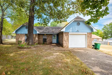 22 Connolly Ct, Little Rock, AR 72210