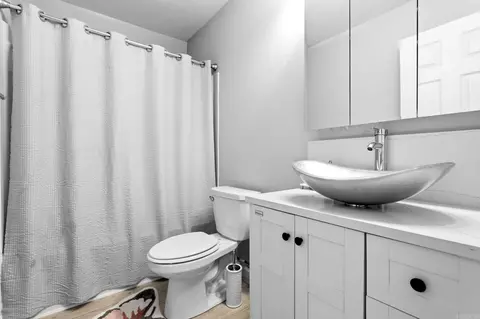 Bath - 9705 Zuber Rd, Alexander, AR 72002 photo 4 of 5