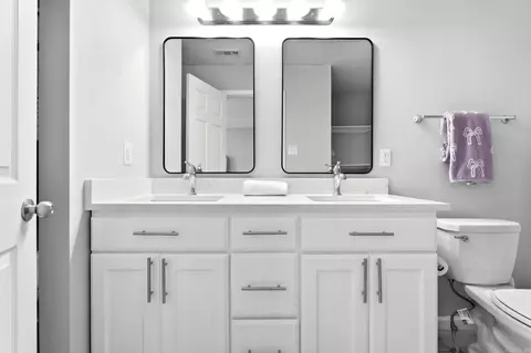 Bath - 9705 Zuber Rd, Alexander, AR 72002 photo 1 of 5