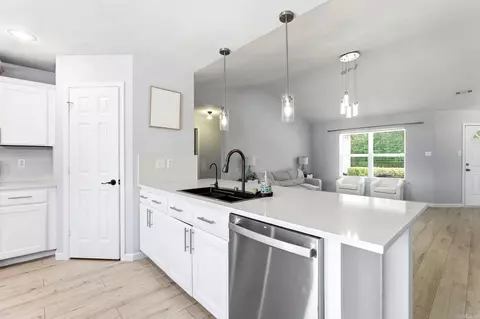 Kitchen - 9705 Zuber Rd, Alexander, AR 72002 photo 3 of 4