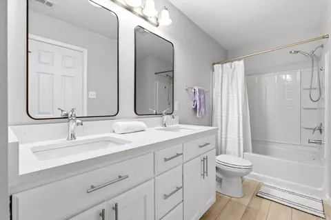 Bath - 9705 Zuber Rd, Alexander, AR 72002 photo 2 of 5