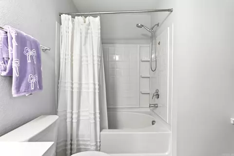 Bath - 9705 Zuber Rd, Alexander, AR 72002 photo 3 of 5