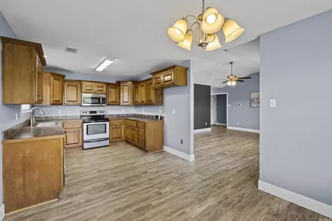 Entry Way - 128 Angel Ln, Beebe, AR 72012 photo 2 of 3