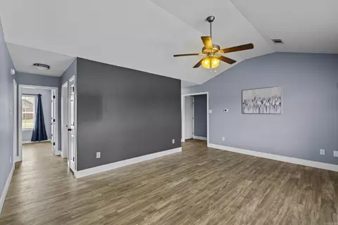 Entry Way - 128 Angel Ln, Beebe, AR 72012 photo 1 of 3