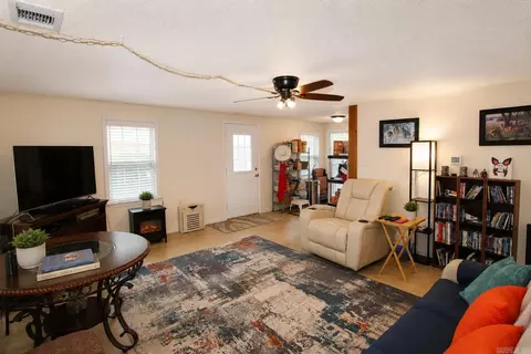 Living - 1282 Jenny Rd, Rockport, AR 72104 photo 1 of 1