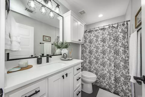 Bath - 1755 Hobbiton Cir, Conway, AR 72032 photo 4 of 4
