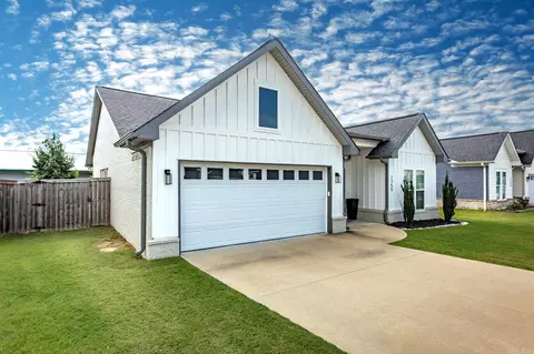 Exterior - 1755 Hobbiton Cir, Conway, AR 72032 photo 6 of 7