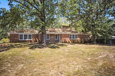 7520 W Markham St, Little Rock, AR 72205