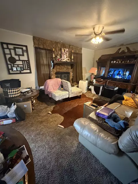 Living - 1808 Belmoor Dr, Pine Bluff, AR 71601 photo 4 of 4