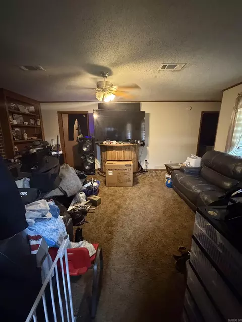 Living - 1808 Belmoor Dr, Pine Bluff, AR 71601 photo 3 of 4