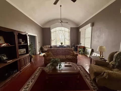 Living - 206 Park Pl, Pine Bluff, AR 71601 photo 3 of 5