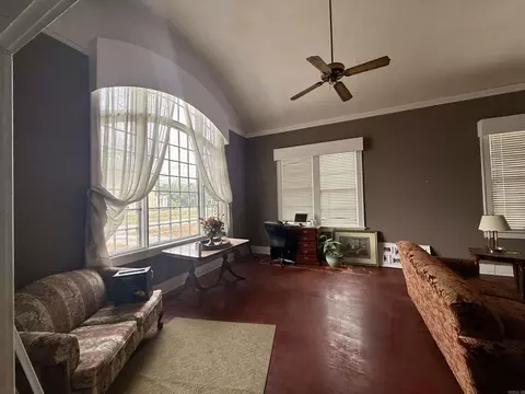 Living - 206 Park Pl, Pine Bluff, AR 71601 photo 1 of 5
