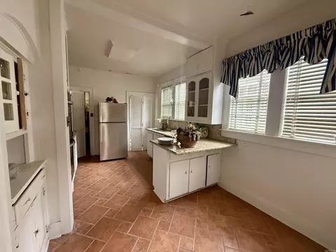 Kitchen - 206 Park Pl, Pine Bluff, AR 71601 photo 1 of 5