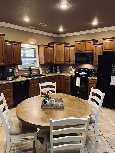 Kitchen - 502 Wycliffe Dr, Searcy, AR 72143 photo 1 of 2
