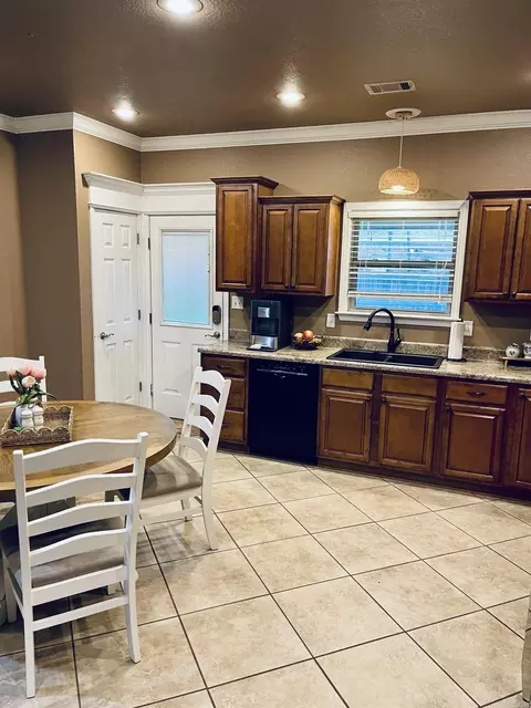 Kitchen - 502 Wycliffe Dr, Searcy, AR 72143 photo 2 of 2