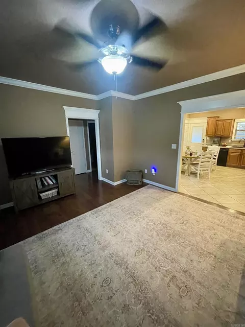 Living - 502 Wycliffe Dr, Searcy, AR 72143 photo 1 of 2