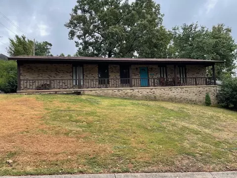 3209 Misty Ln, Little Rock, AR 72227