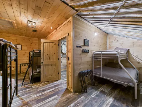 Bedroom - 1021 Hwy 91, Walnut Ridge, AR 72476 photo 4 of 4