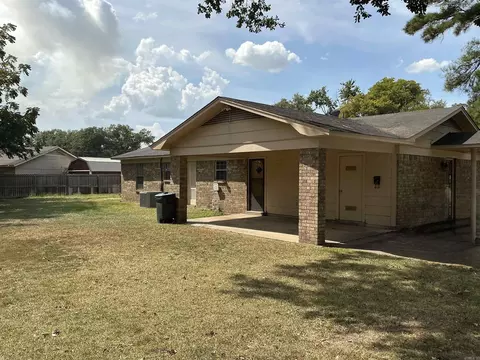 Exterior - 1200 E Bowles St, Dumas, AR 71639 photo 2 of 4