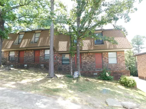 9 Meredith Ct, Little Rock, AR 72205
