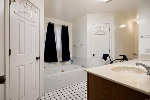 Bath - 1404 Easy St, Trumann, AR 72472 photo 1 of 4